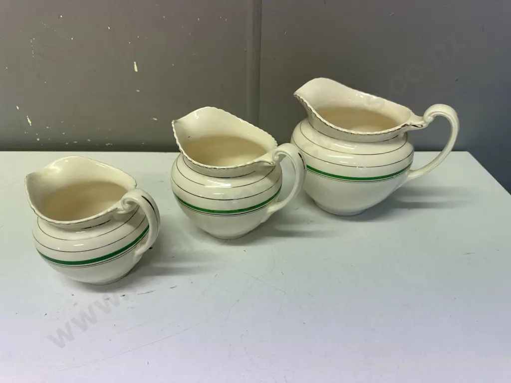 Old English Johnson Bros Jugs Graduated Sizes  Image 1++