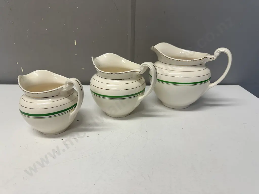 Old English Johnson Bros Jugs Graduated Sizes  Image 1++