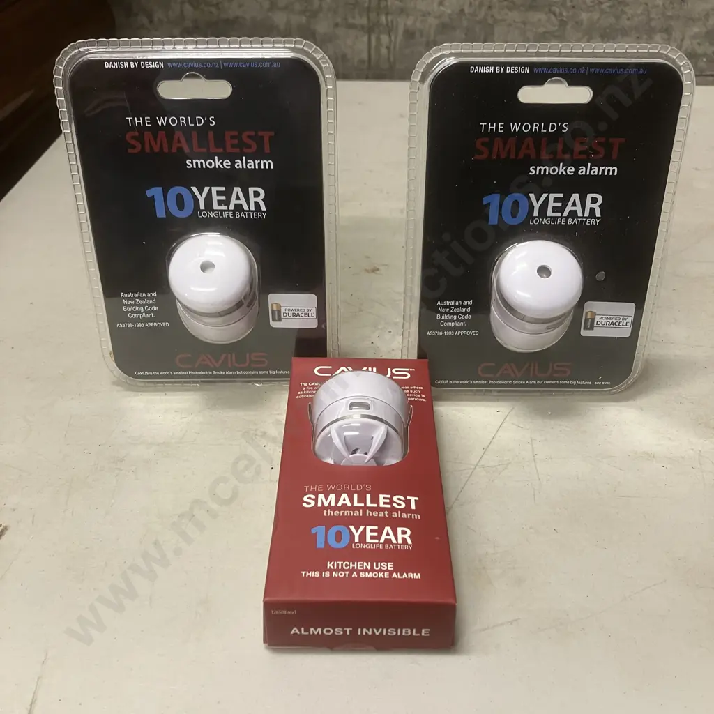 Pair of CAVIUS Smoke Alarms With A CAVIUS Thermal Heat Alarm Image 1++