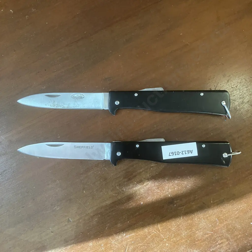 Pair of Sheffield Lock Back Pocket Knives, Black Handles Image 1++