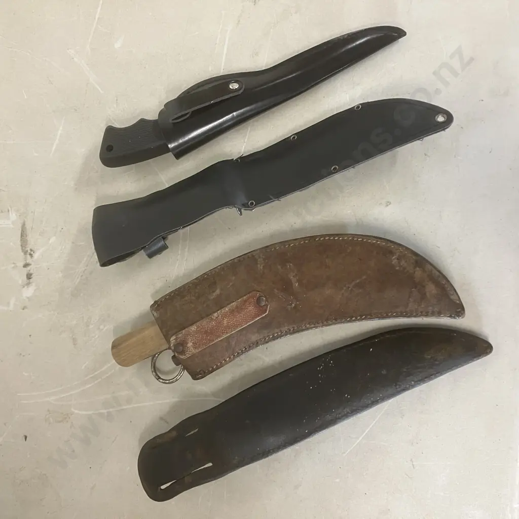 Lot of Four Knives With Sheaths Image 1++