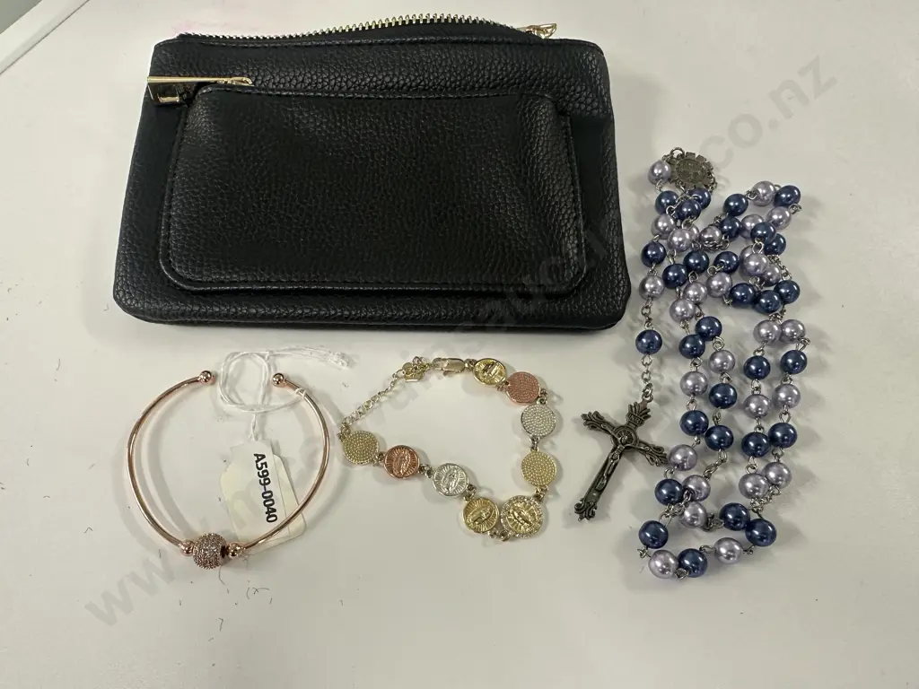 Range of Jewellery Image 1++