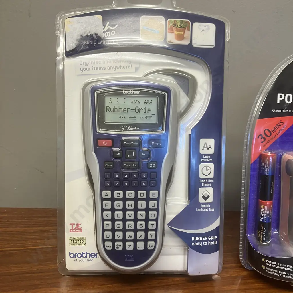 Brother Labelling Machine P Touch 1010 Metallic Silver Unused In Original Packaging With SR PowerPak Batteries & Charger Image 1++