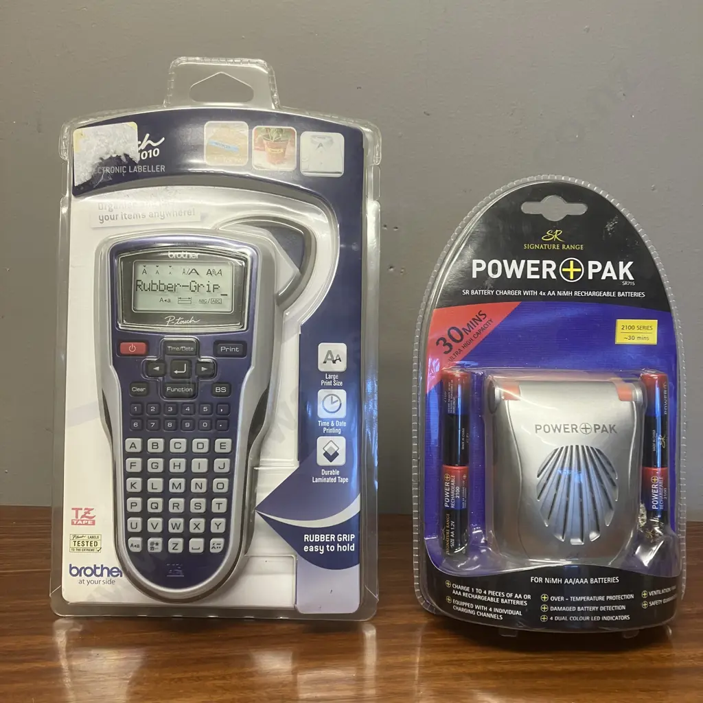 Brother Labelling Machine P Touch 1010 Metallic Silver Unused In Original Packaging With SR PowerPak Batteries & Charger Image 1++