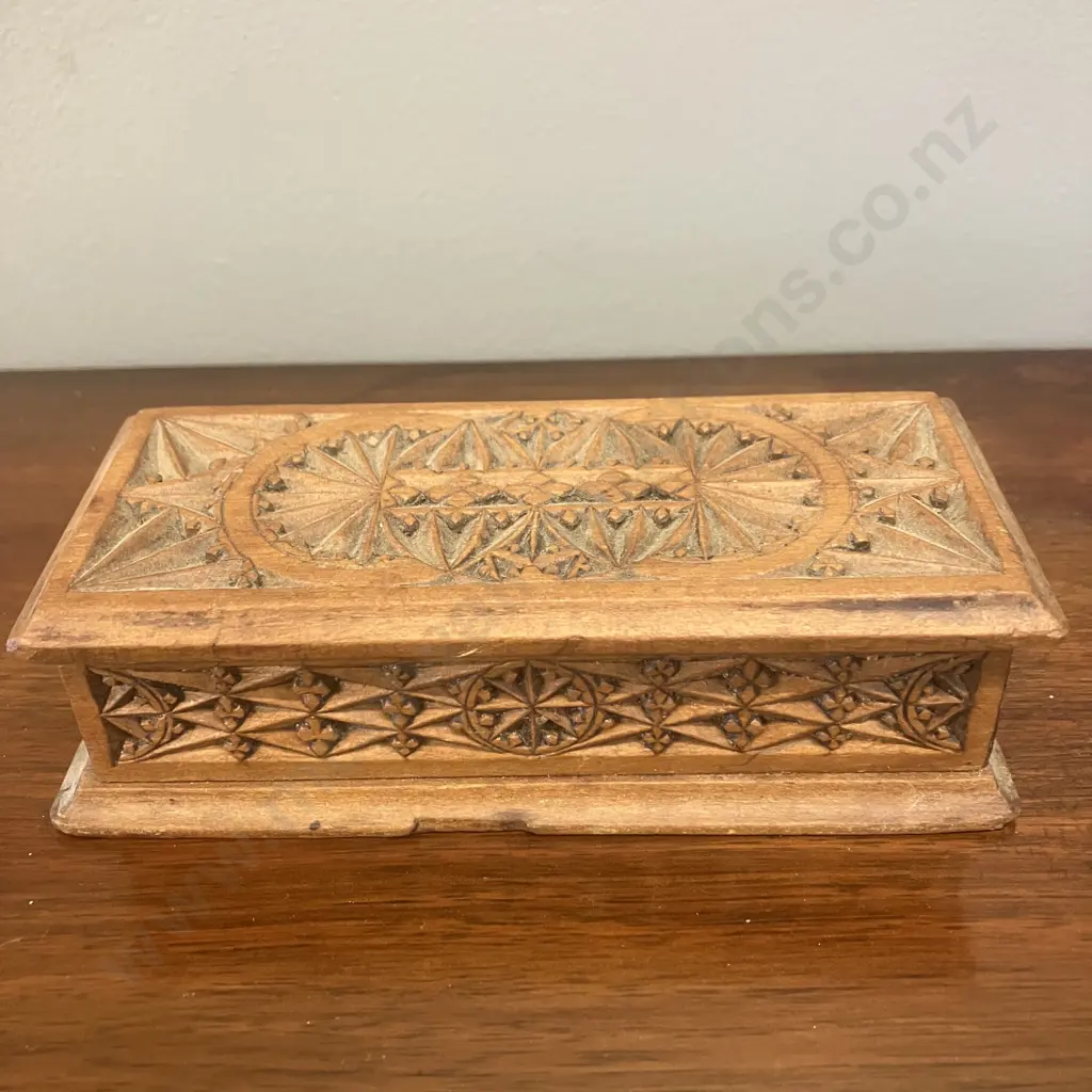 Art Deco Amsterdamse School - Carved Batik Pattern Stamp Box, Signed 'RW' c1910-1930 Image 1++
