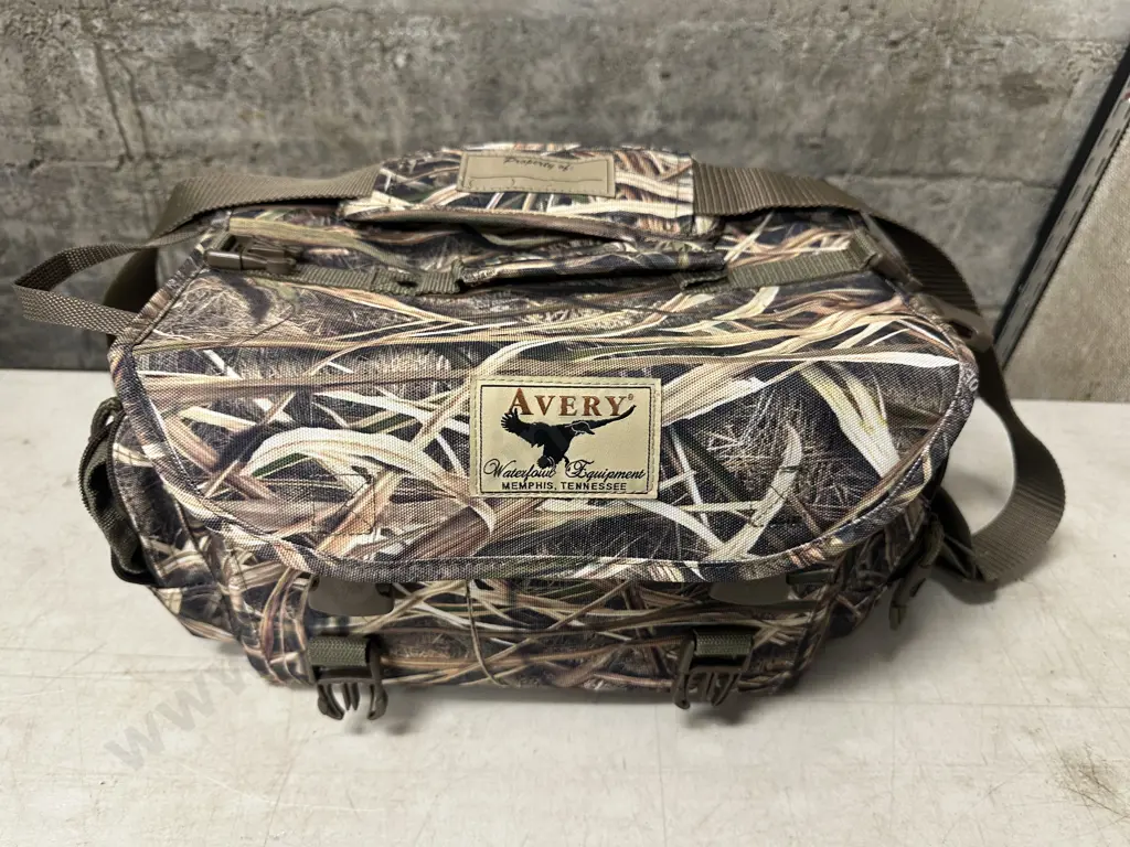 Avery Waterfowl Equipment, Memphis, Tennessee Blind Bag In Floating Blades Camo Pattern Image 1++