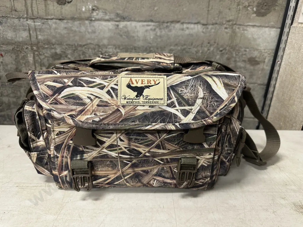 Avery Waterfowl Equipment, Memphis, Tennessee Blind Bag In Floating Blades Camo Pattern Image 1++