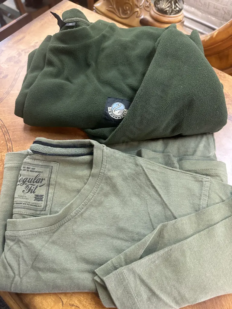 Rivers Clothing & Foot Wear Merchants Regular Fit Green Tee & Swandri Tee - Size XL Image 1++