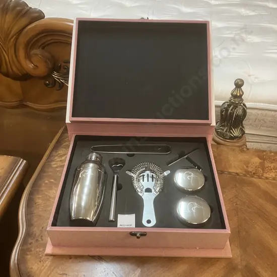 Vintage Rare Ducks Unlimited Travel Bar Set In Faux Book Case E. E. Johnson Whistling Wings