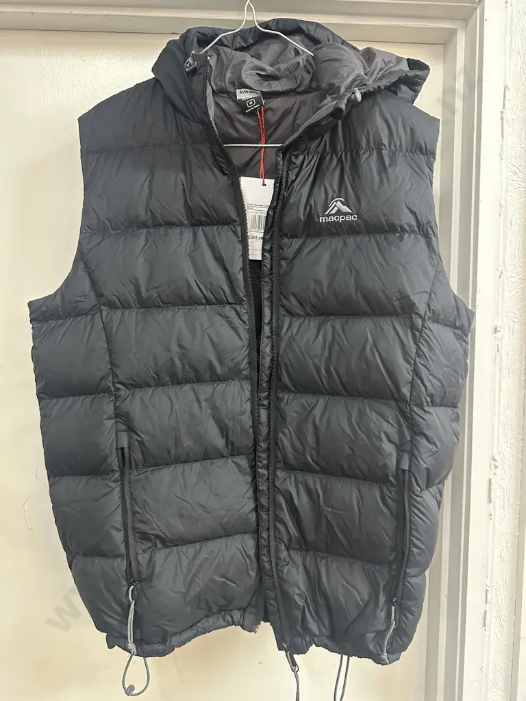 Black Macpac Puffer Vest Size Medium Image 1++