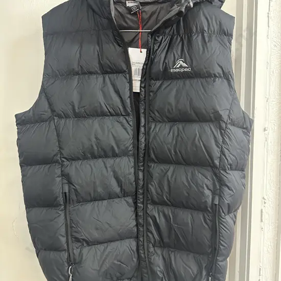 Black Macpac Puffer Vest Size Medium
