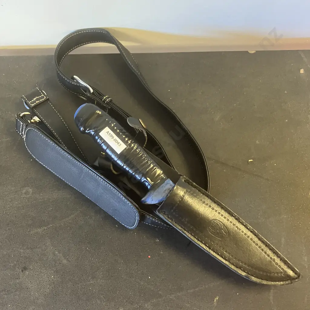 Hunting Knife With Belt Image 1++