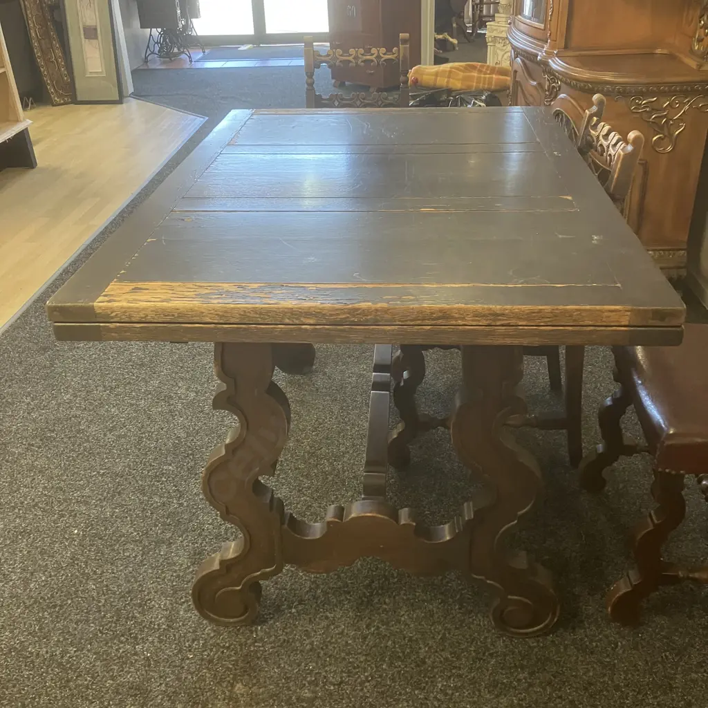 Spanish Antique Oak Draw Leaf Table With 4 Ornate Carved Back / Brown Leather Seat Dining Chairs. H77 W121/181 D83.5cm Image 1++