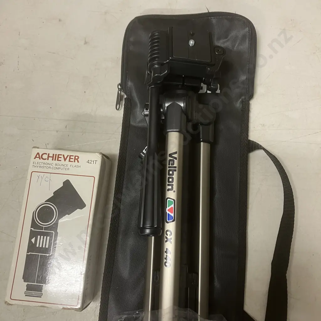 Velbon CX 440 Tripod (Unused) With Carry Bag & Achiever 421T Flash Image 1++