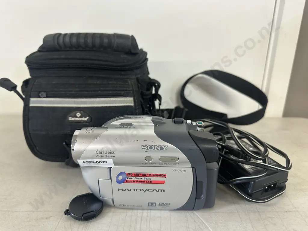 Sony Handycam DCRT-DVD105 Image 1++