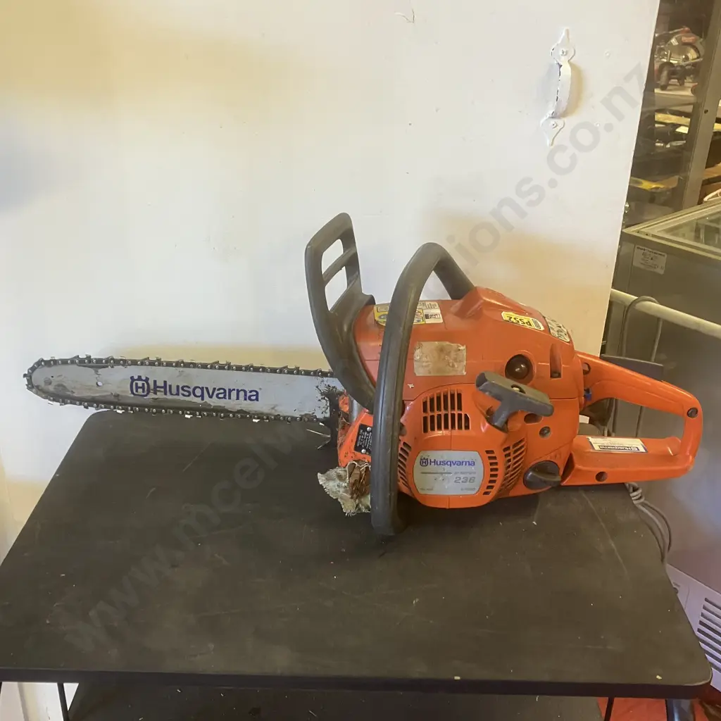 Husqvarna Chainsaw e-Series 236 X-TORQ Image 1++