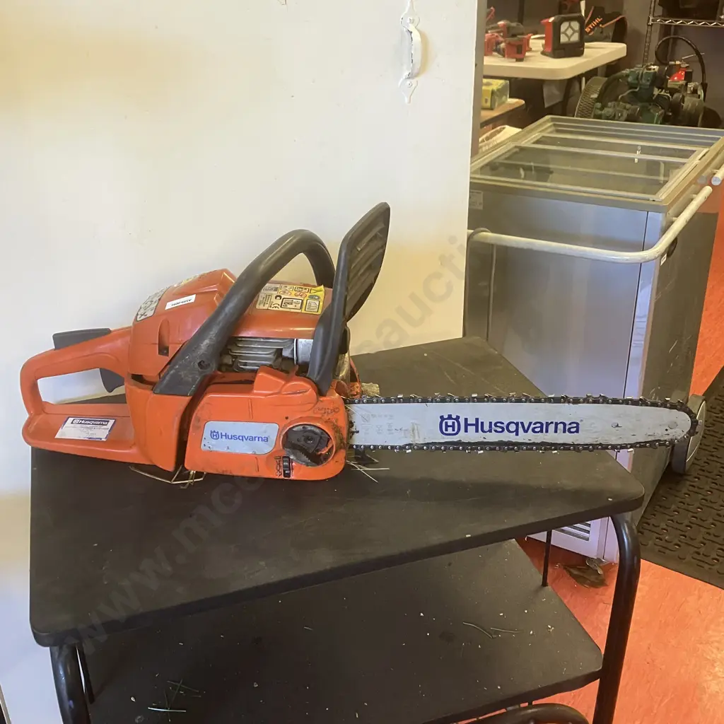Husqvarna Chainsaw e-Series 236 X-TORQ Image 1++