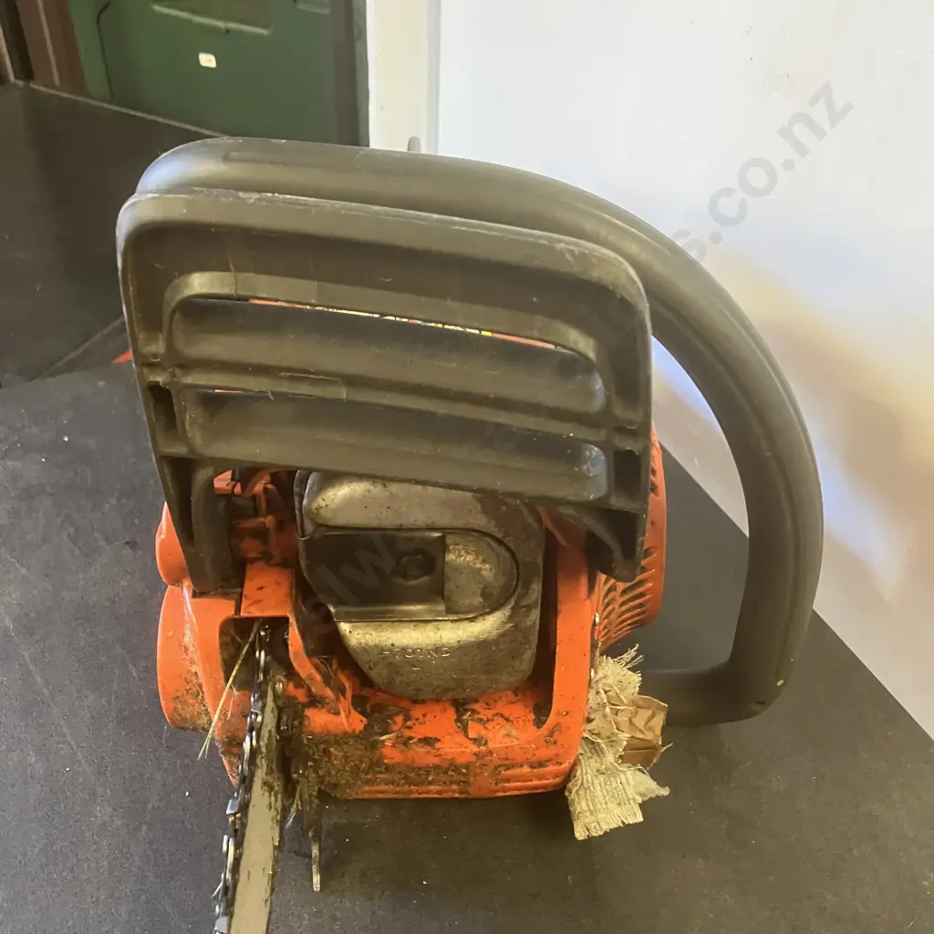 Husqvarna Chainsaw e-Series 236 X-TORQ Image 1++