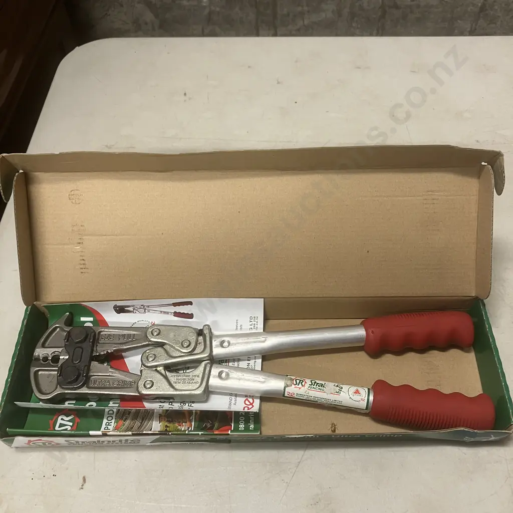 Strainrite EzePull - Ultra Crimp Fencing Tool - Unused With Original Box Image 1++