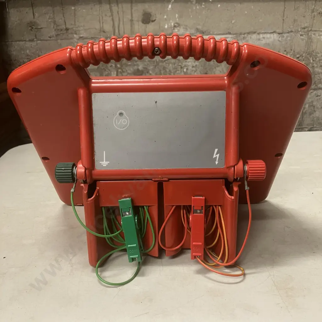 Speedrite by Tru-Test S150 MKll Portable Solar Powered Electric Fence Controller Image 1++