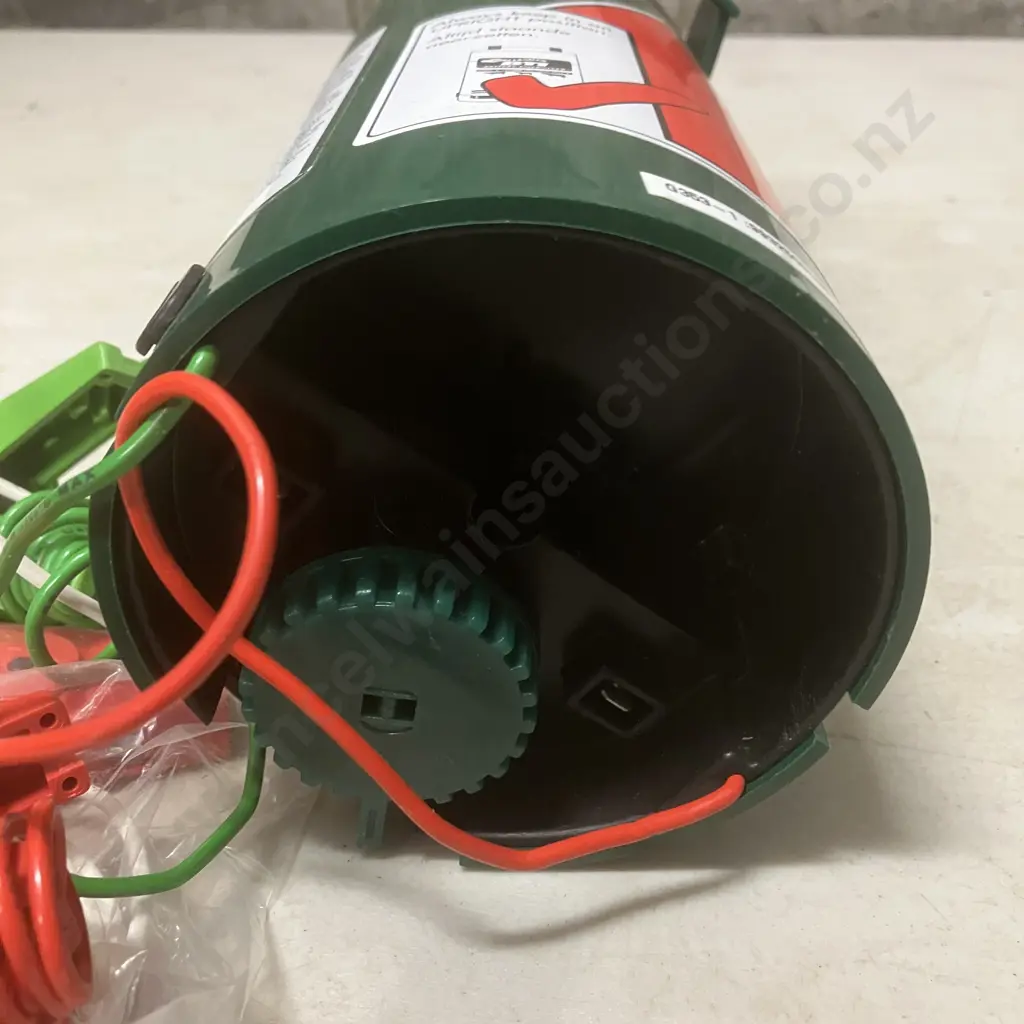 Gallagher B11 Battery Energiser Image 1++