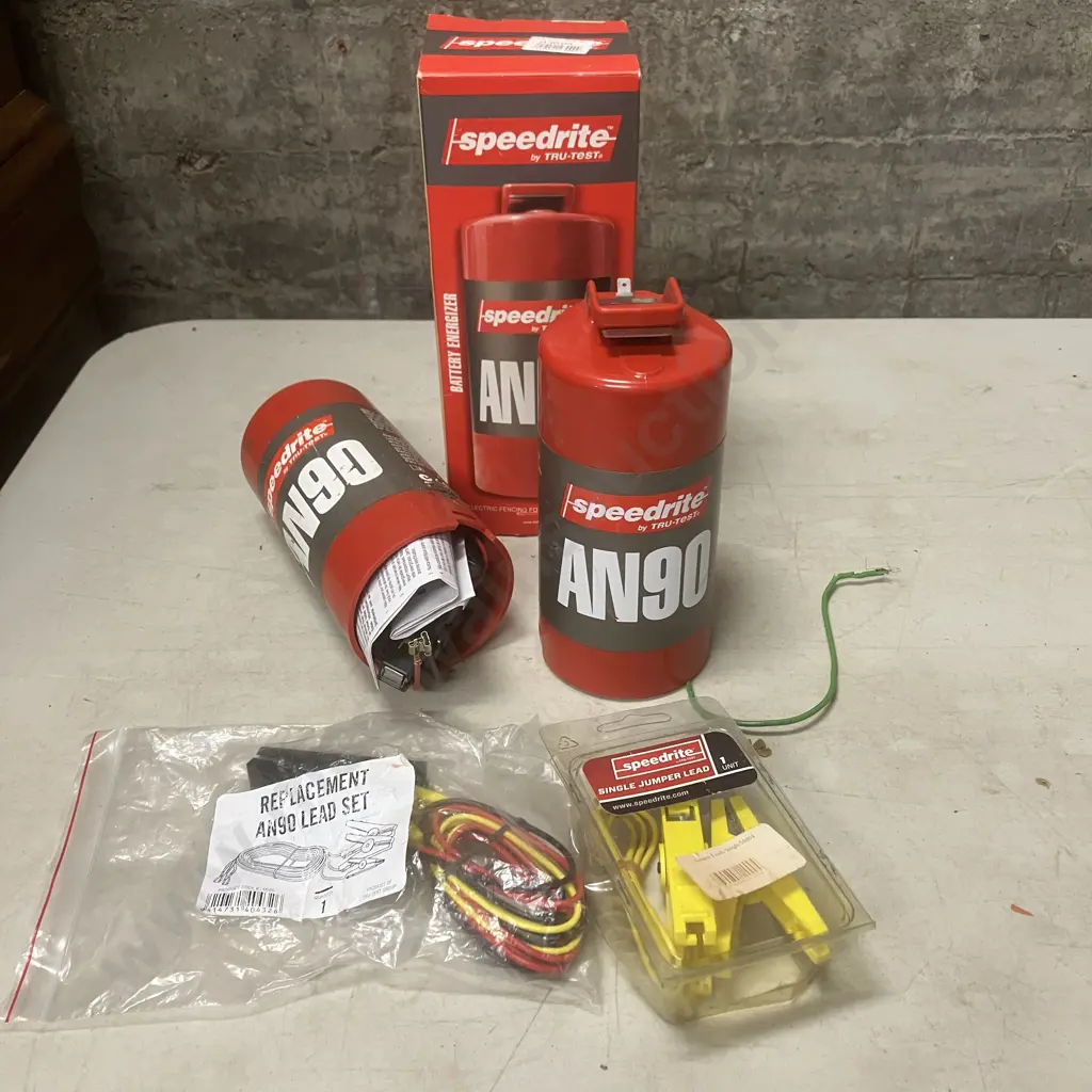 Speedrite AN90 Battery Operated Energiser & Extras Image 1++