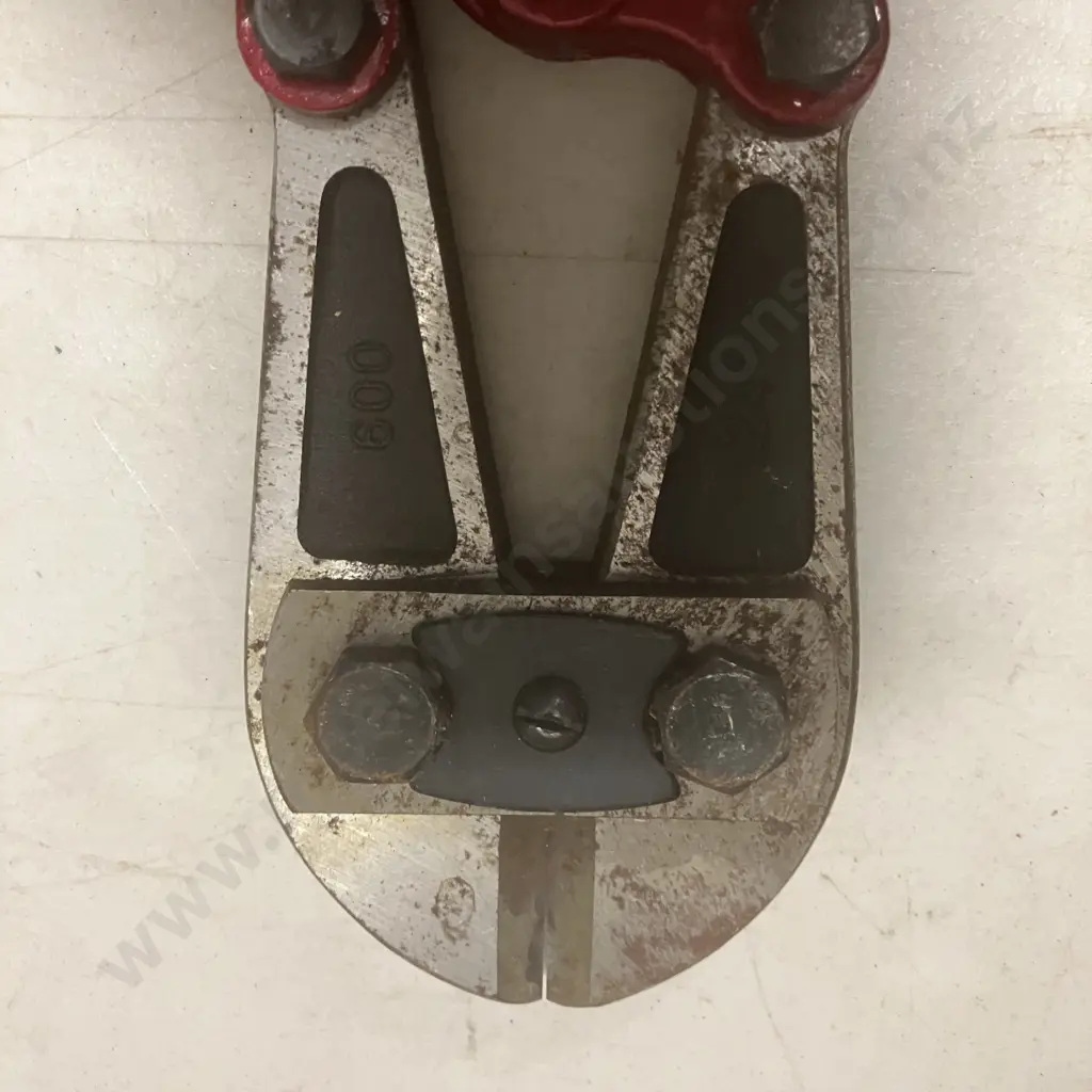 18" & 24" Bolt Cutters Image 1++