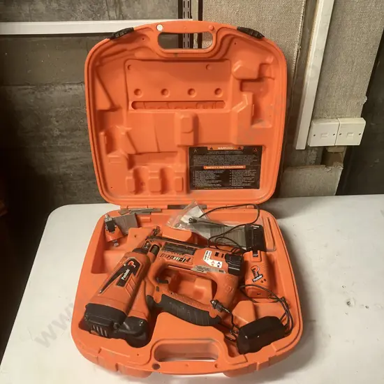 Paslode IM250S Li 16/14GA Li-Ion Straight Bradder In Case