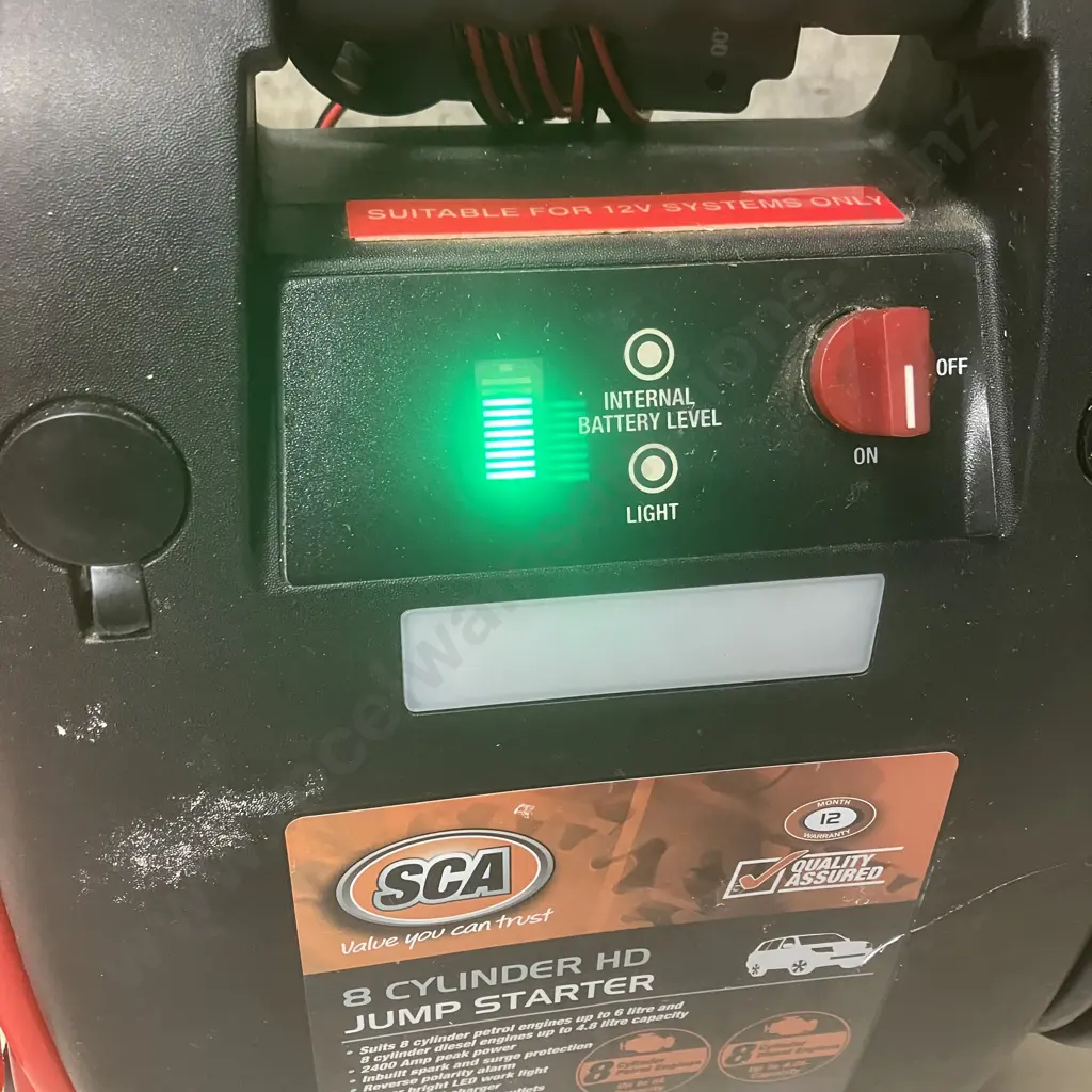 SCA 8 Cylinder Heavy Duty Jump Starter Image 1++