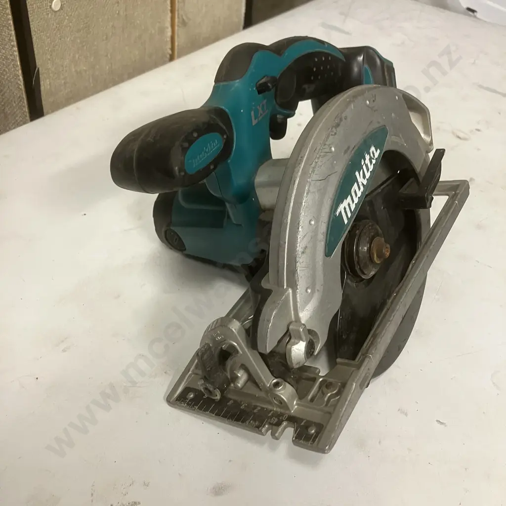 Makita 18V Circular Saw Skin BSS610 (Trigger Appears To Be Stuck On) Image 1++