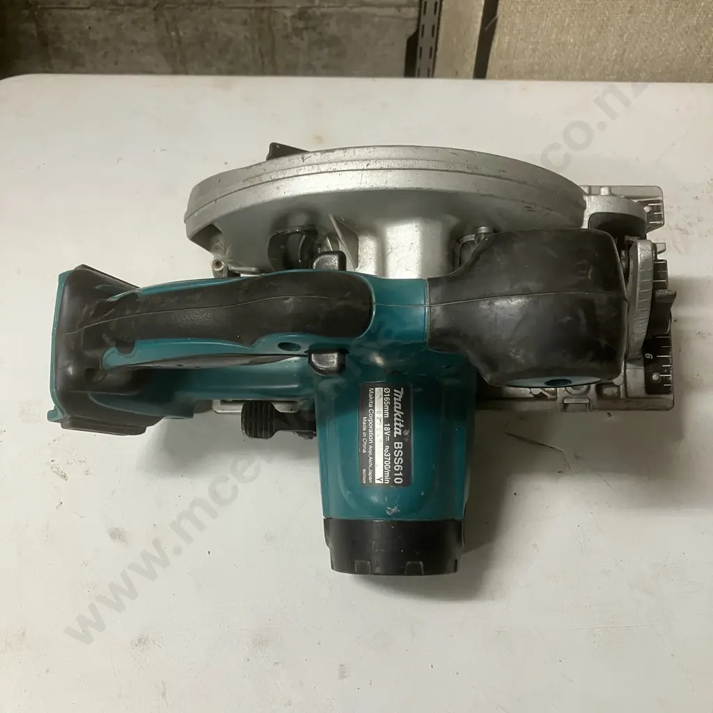 Makita 18V Circular Saw Skin BSS610 (Trigger Appears To Be Stuck On) Image 1++