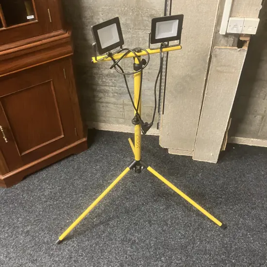 Arlec Series 3 Double Halogen Worklight On Stand