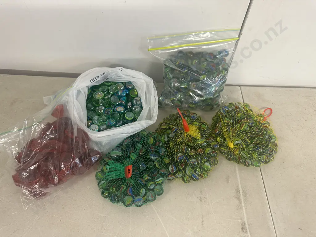 Selection Of Cats Eye Marbles, Stones Etc  Image 1++