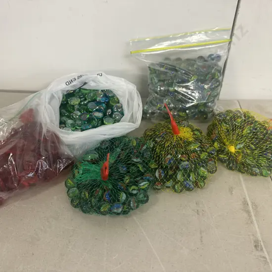 Selection Of Cats Eye Marbles, Stones Etc 