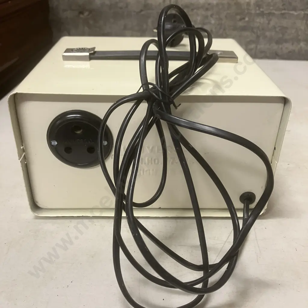 Vintage Universal A-10 1000Watts Voltage Stabilizer. ATC Transformer Image 1++