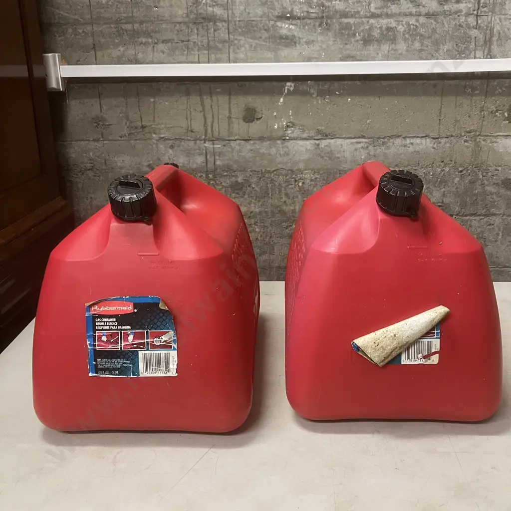 Pair of Rubbermaid 19 Litre Red Plastic Gas Containers Image 1++