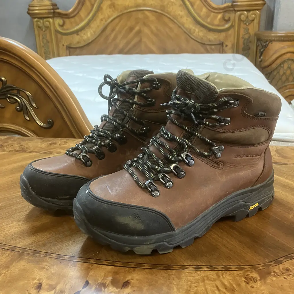 Kathmandu Tiber Waterproof Hiking Boots Chestnut / Icon Green Size UK9 Image 1++