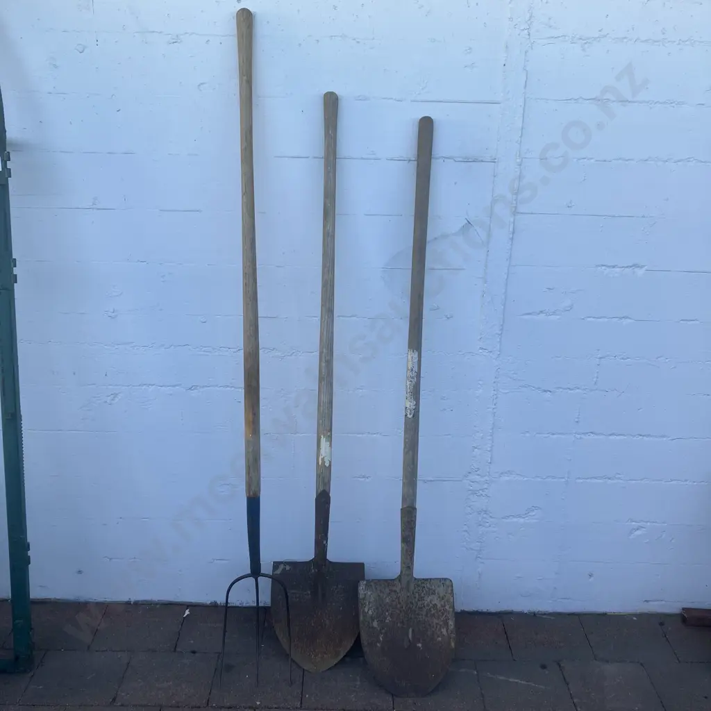 Pair of Shovels & Pitchfork Image 1++