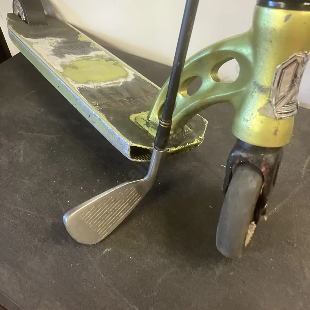 Golf Club With MaddGear Kick Scooter Image 1++