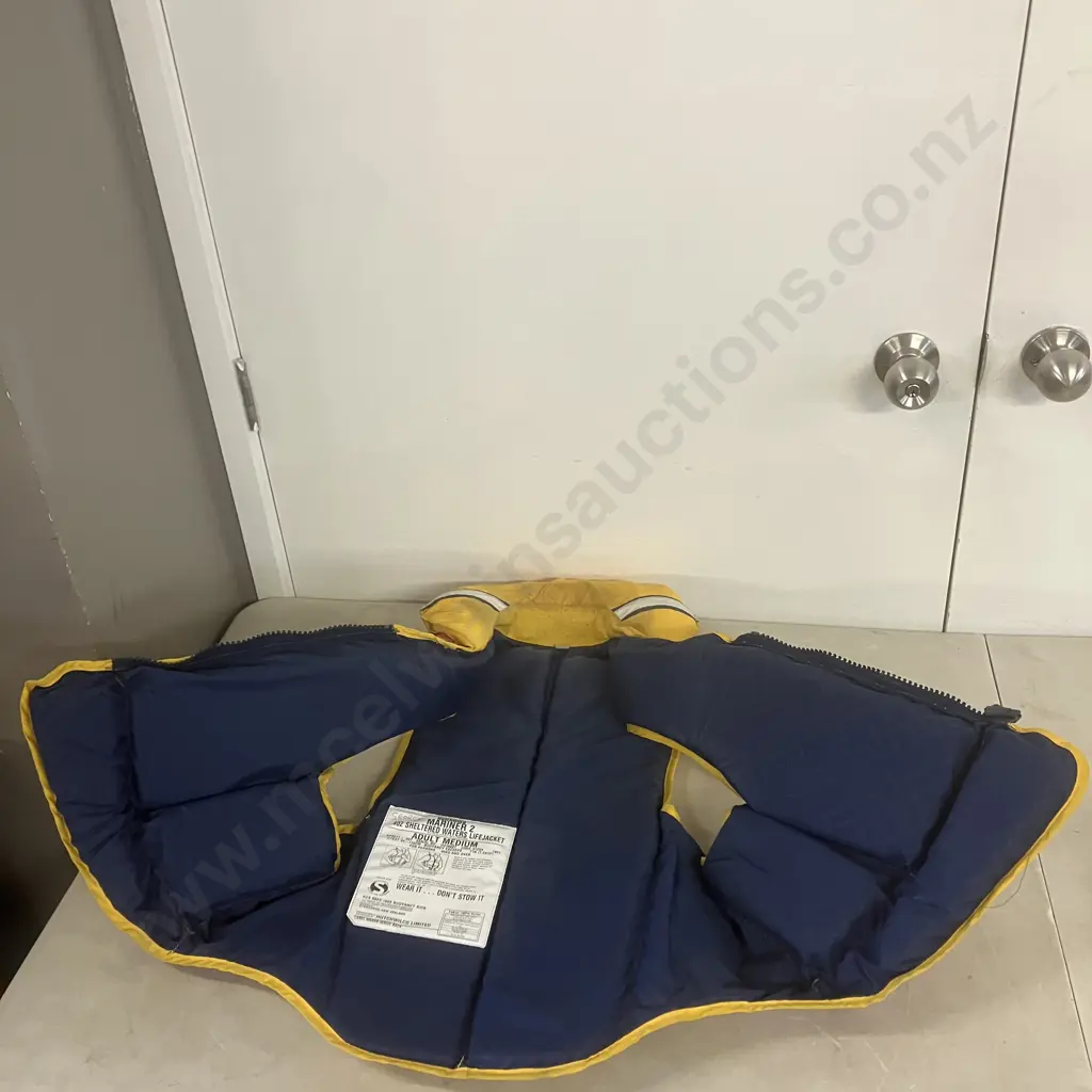 Adults Sheltered Waters Lifejackets - RFD Guardian S & Hutchwilco Mariners 2 Size Medium Image 1++