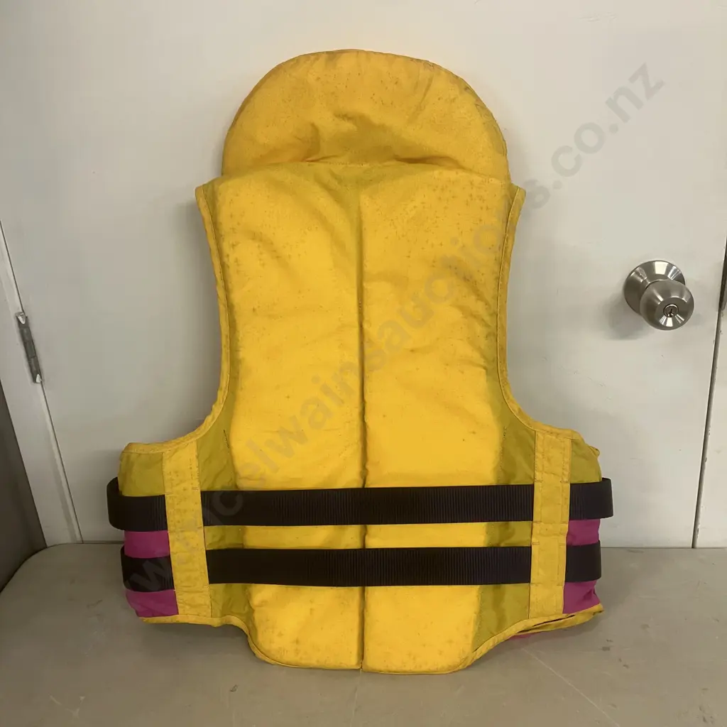Adults Sheltered Waters Lifejackets - RFD Guardian S & Hutchwilco Mariners 2 Size Medium Image 1++
