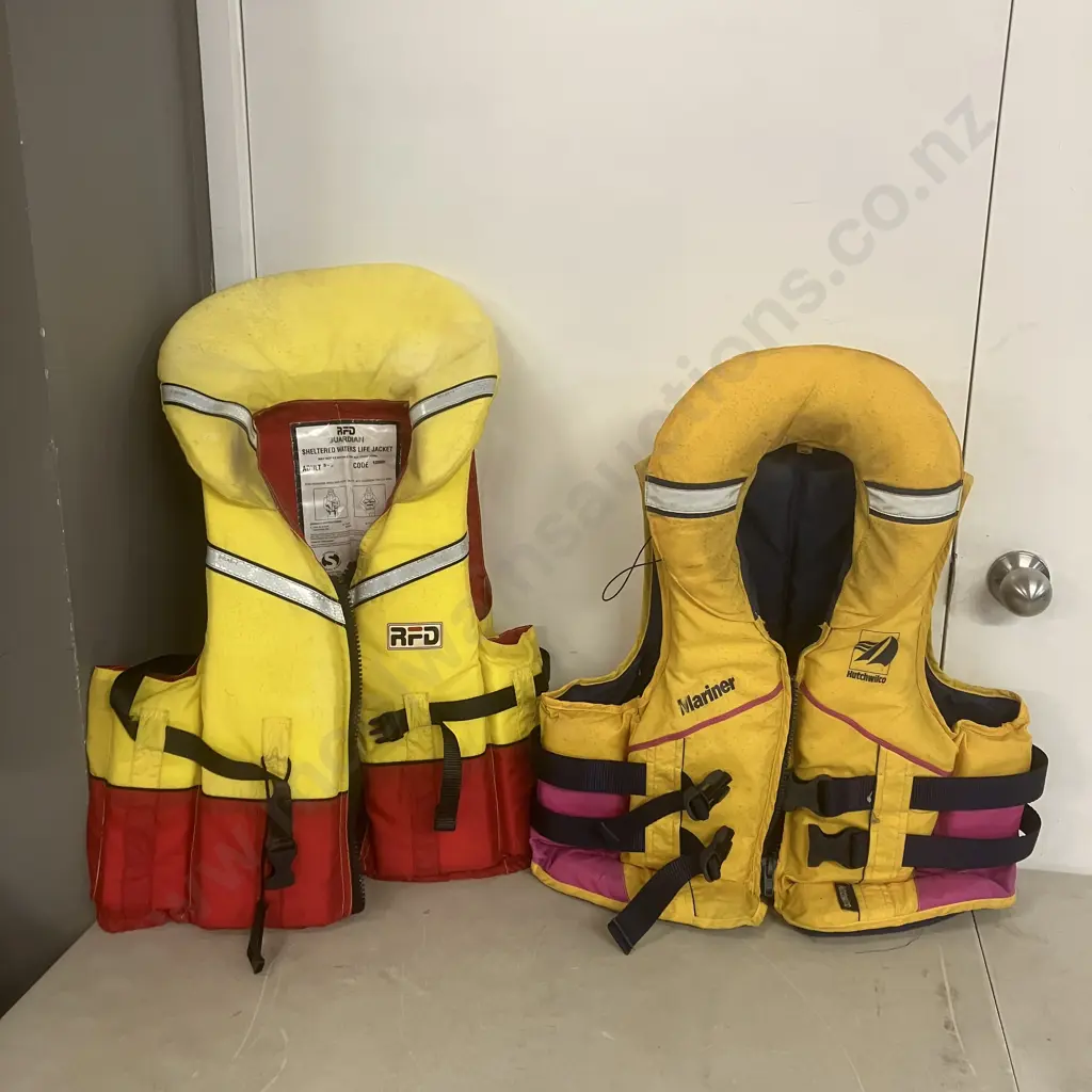 Adults Sheltered Waters Lifejackets - RFD Guardian S & Hutchwilco Mariners 2 Size Medium Image 1++