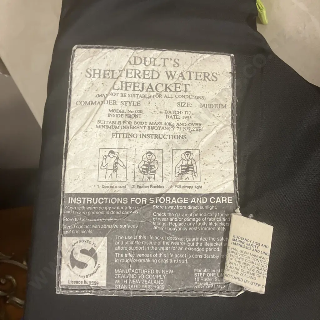 Adults Sheltered Waters Lifejackets - Commander Style Size M & Lifeguard Style Size XXL Image 1++