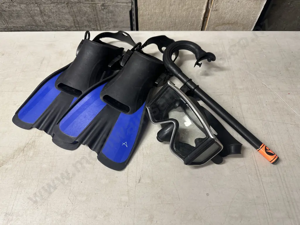 Tempered Kinuga WA Glass Googles & Snorkel - Two Toned Flippers UK 10-13 Image 1++