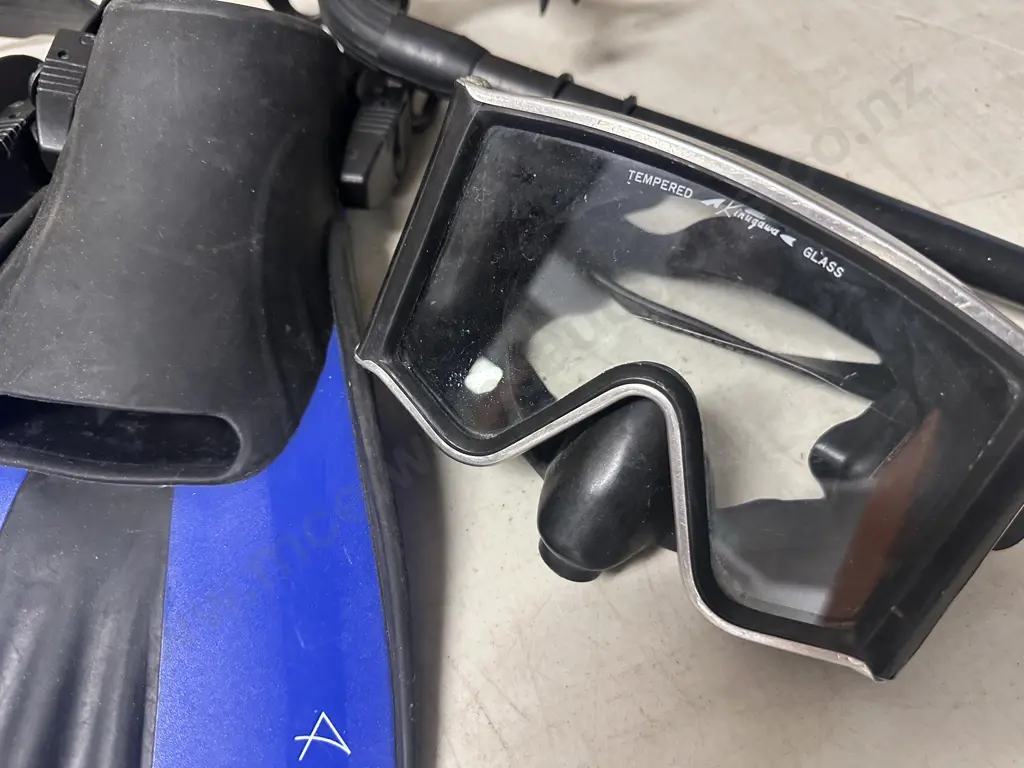 Tempered Kinuga WA Glass Googles & Snorkel - Two Toned Flippers UK 10-13 Image 1++