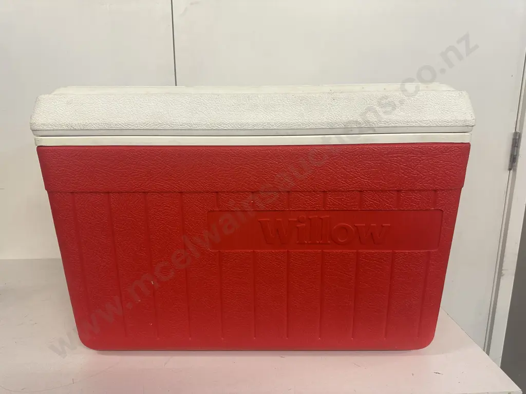 Red & White Willow Chilly Bin Image 1++