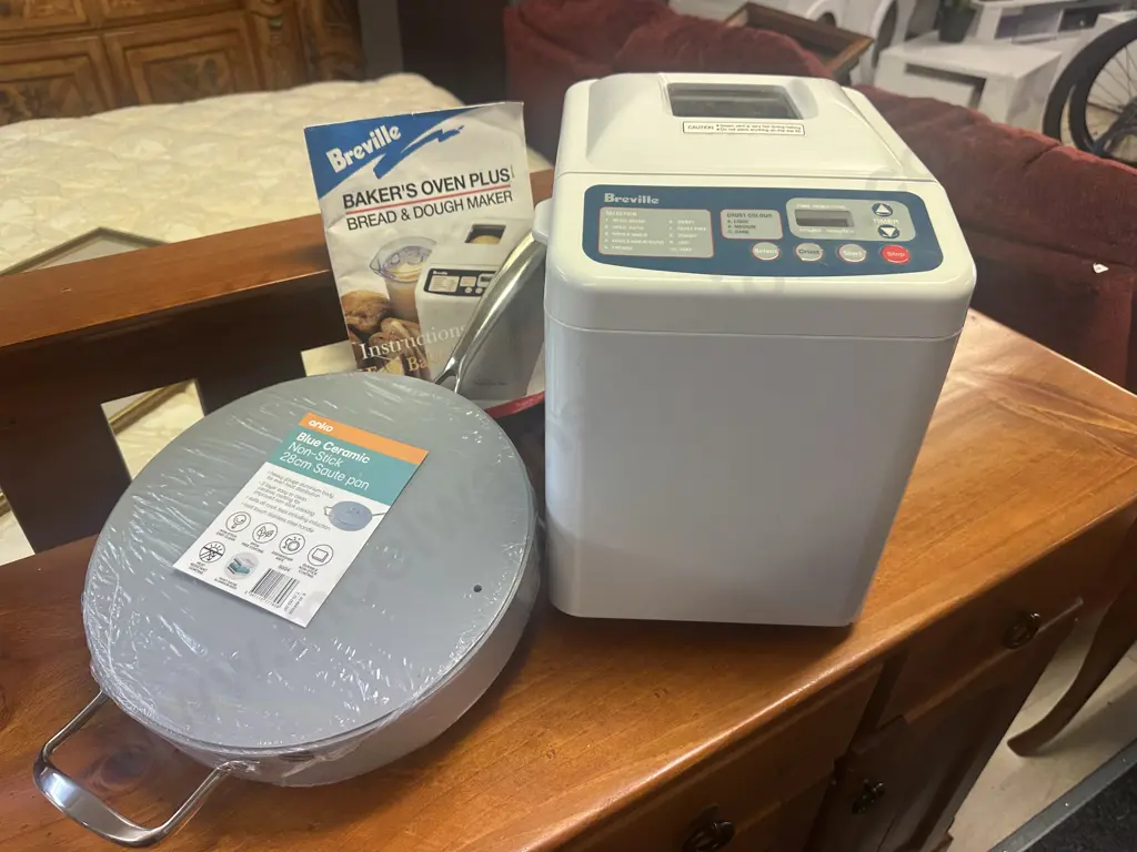 Breville Bakers Oven Plus Bread & Dough Maker With Anko Blue Ceramic Non Stick Saute Pan 27cm. Image 1++