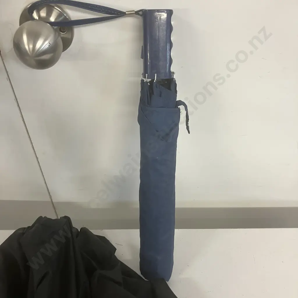 Vintage Wooden Handle Marks & Spencer St Michael Compact Umbrella With 2 Other Compact Umbrellas Image 1++