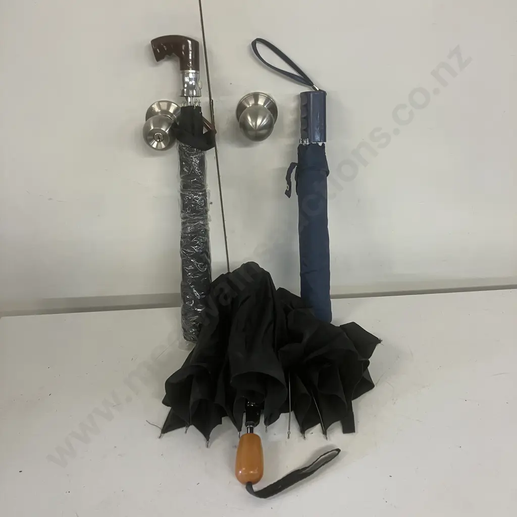 Vintage Wooden Handle Marks & Spencer St Michael Compact Umbrella With 2 Other Compact Umbrellas Image 1++