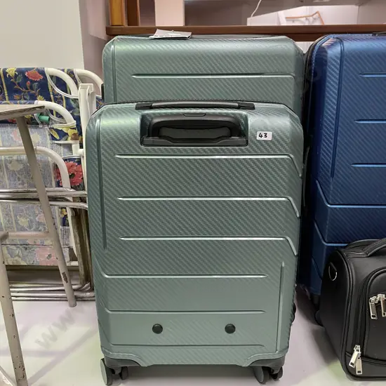 Topp AlphaAir Suitcase and Matching Carry-on with Built in locks